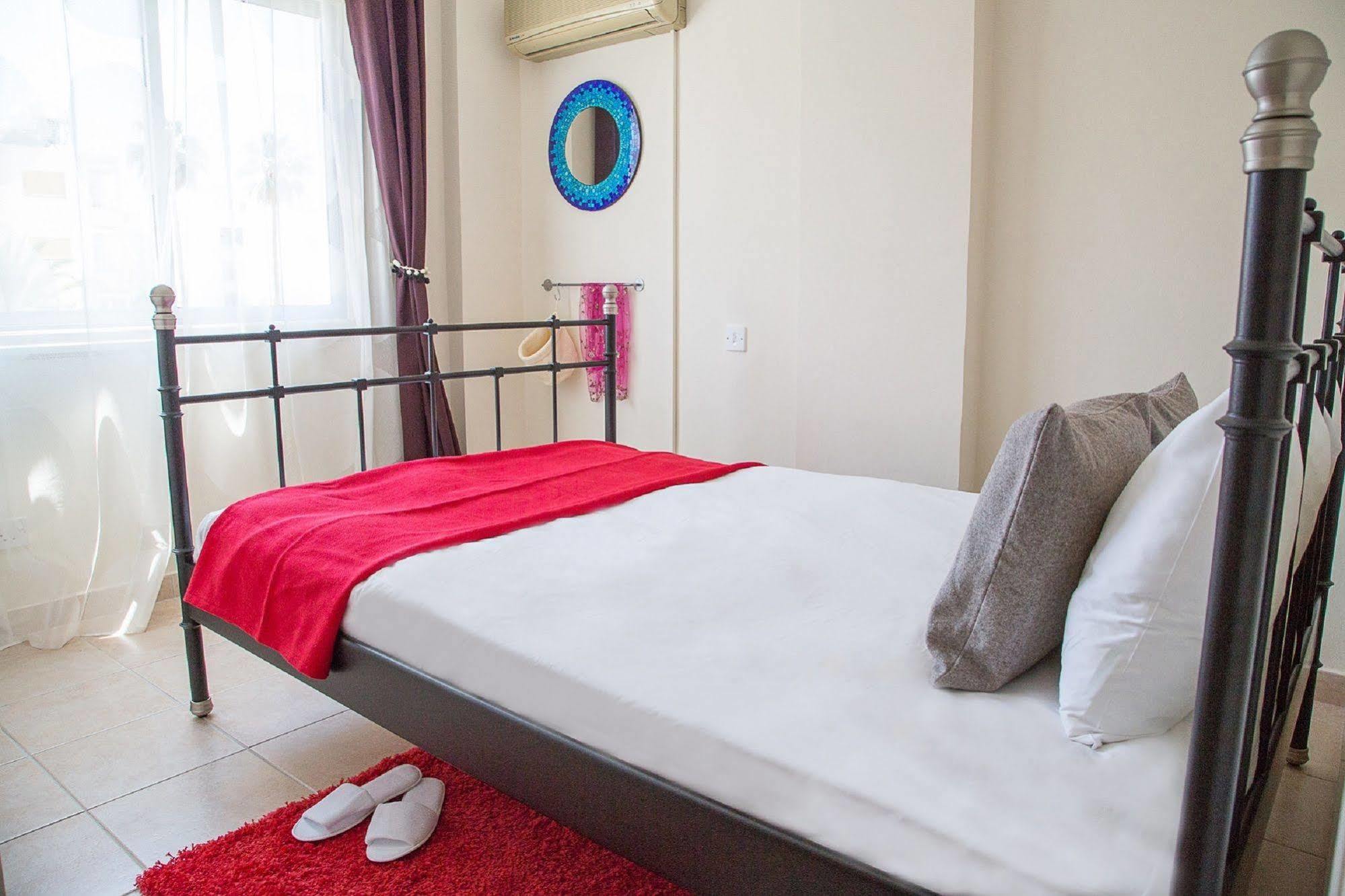 Paphos Love Nest Apartment Buitenkant foto